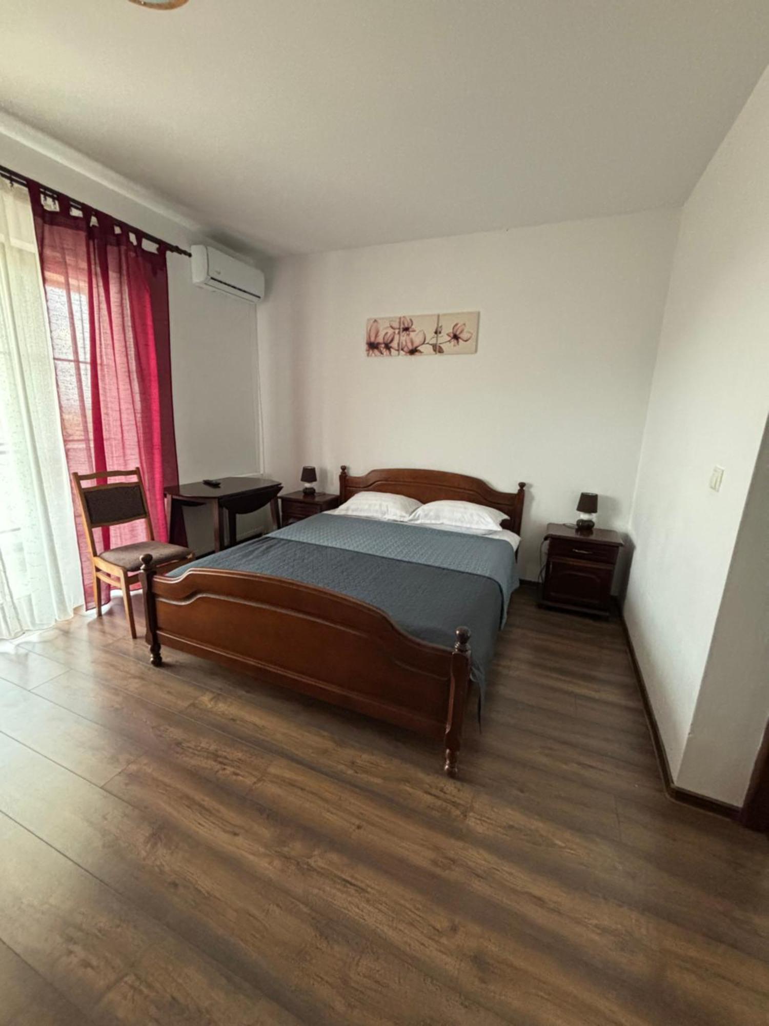 Pensiunea Emelys, Iasi Barnova Dış mekan fotoğraf